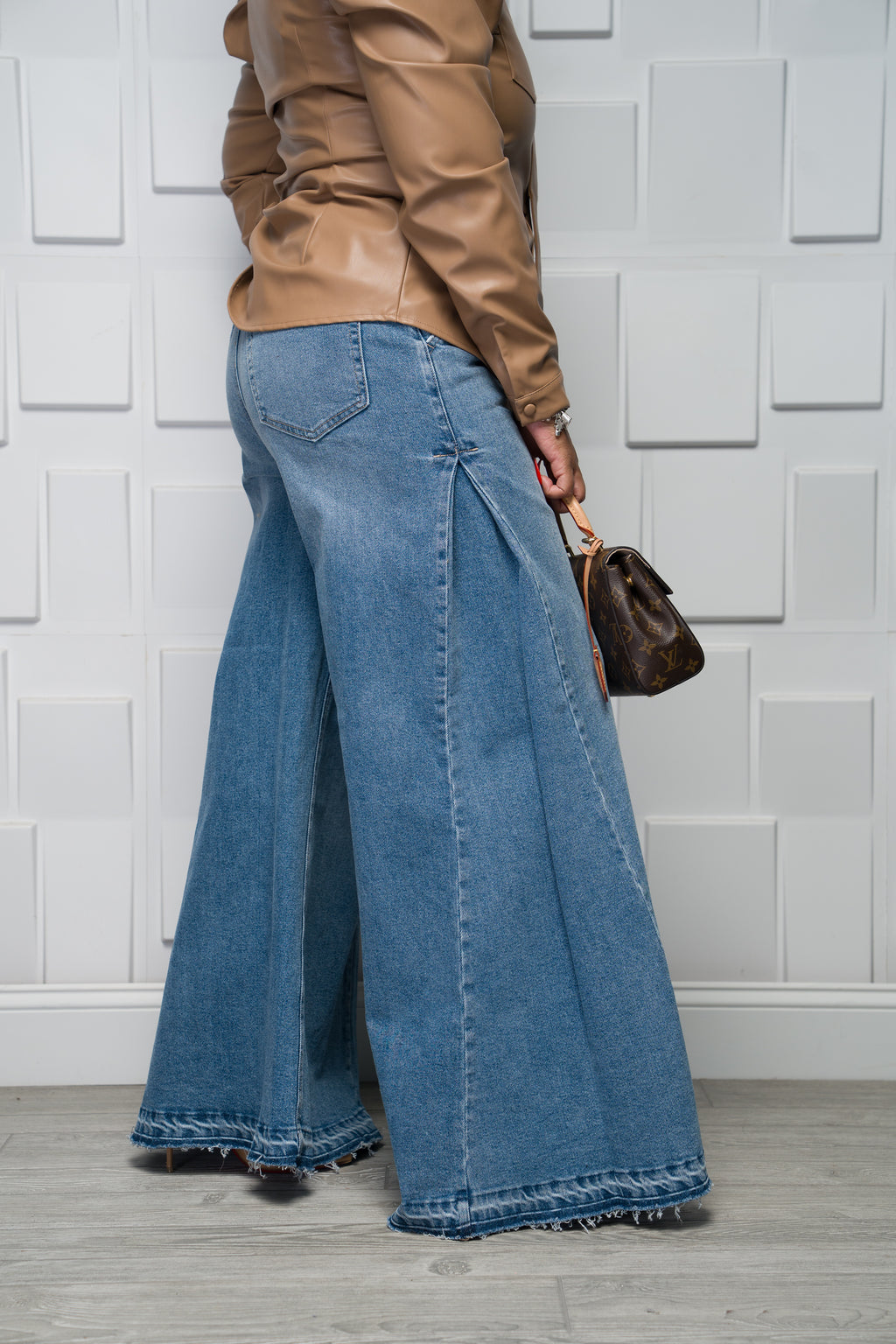 Ultra Wide Leg Jean